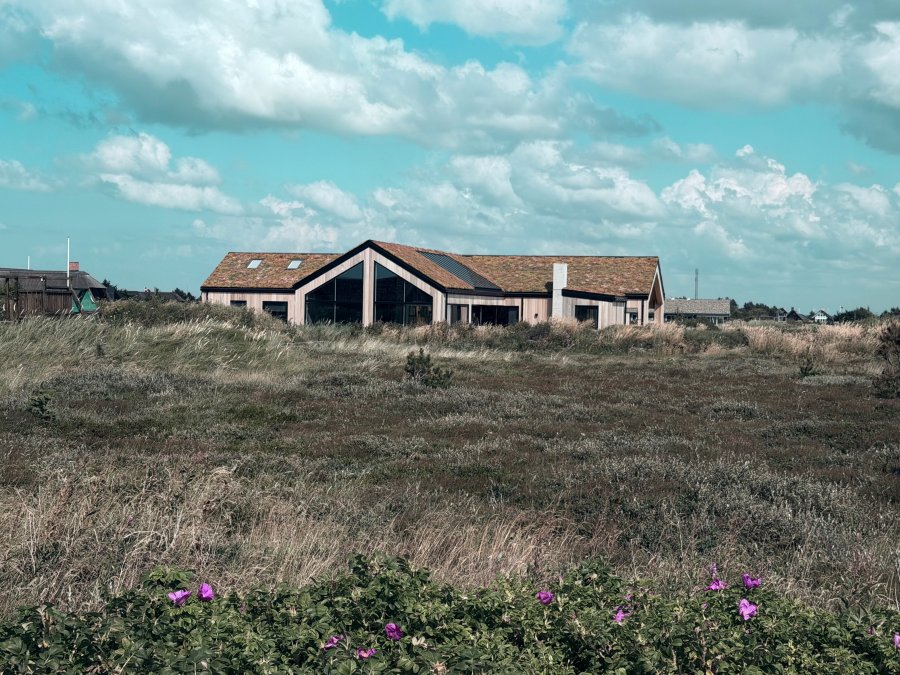 Fairytale landscapes and the financial reality check